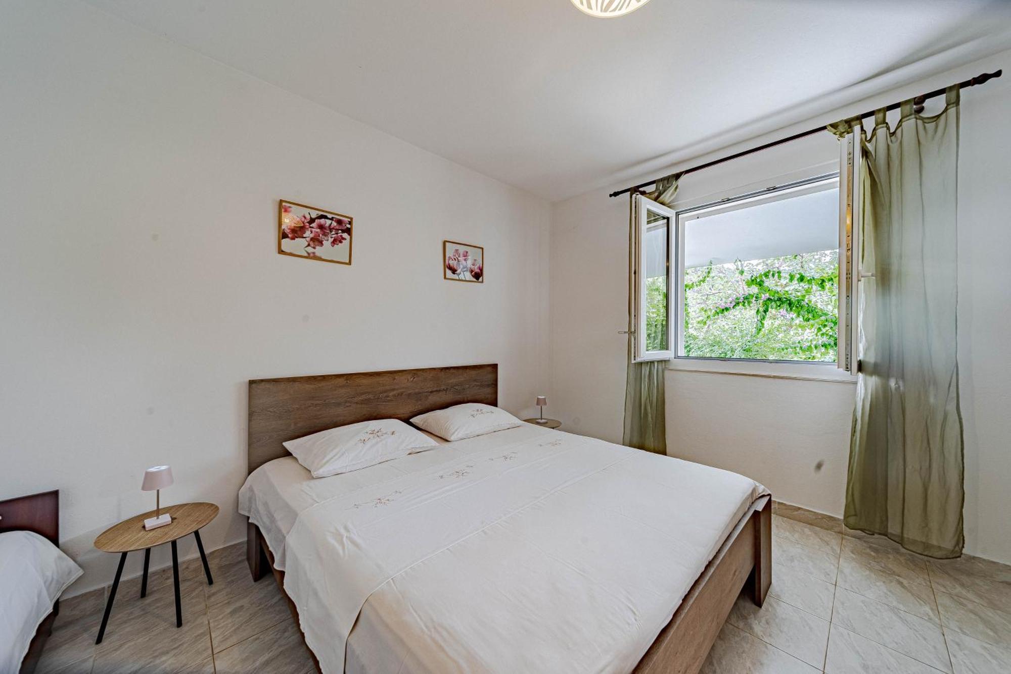 Seaside House For Families With Children Cove Rasohatica, Korcula - 4386 Lumbarda Room photo